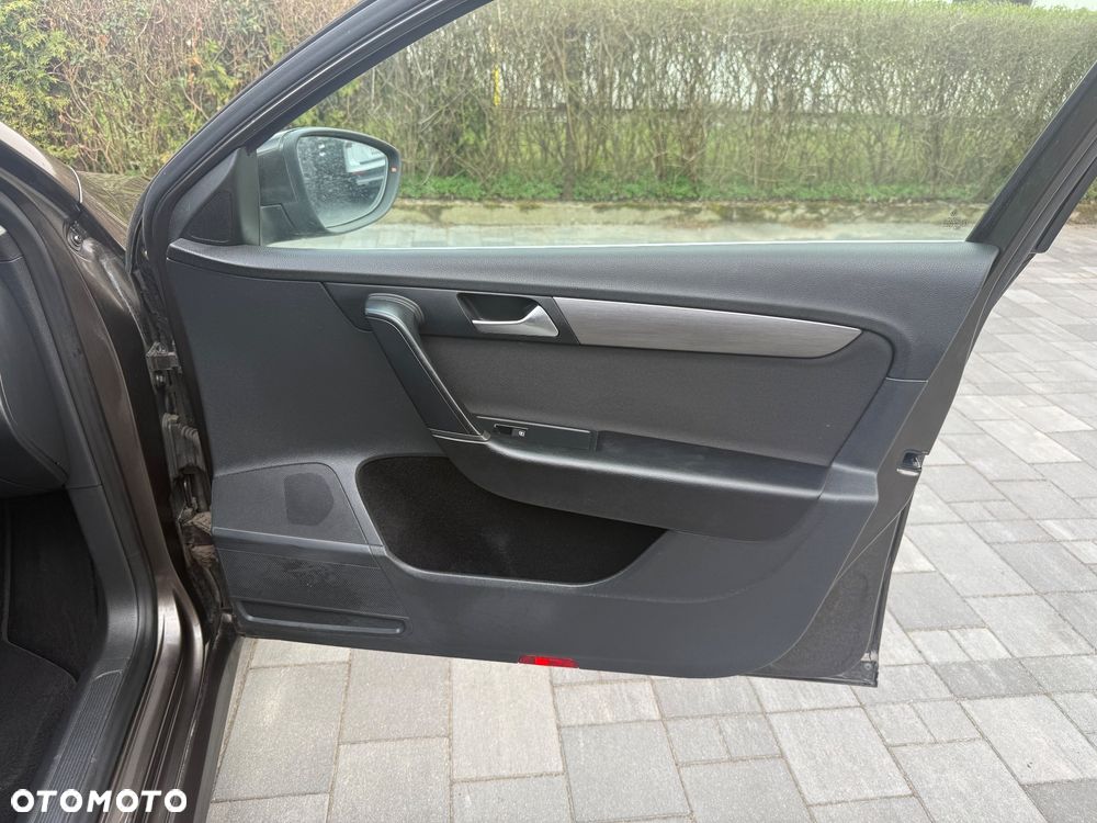 Volkswagen Passat - 29