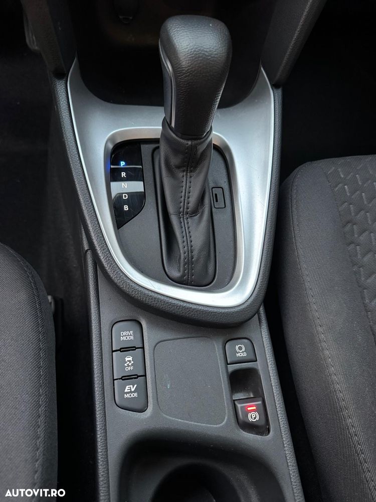 Toyota Yaris Cross 1.5 VVT-i HSD 4x2 Dynamic - 9