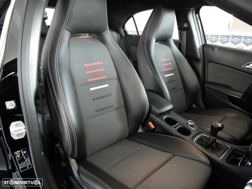 Mercedes-Benz A 180 d AMG Line - 17