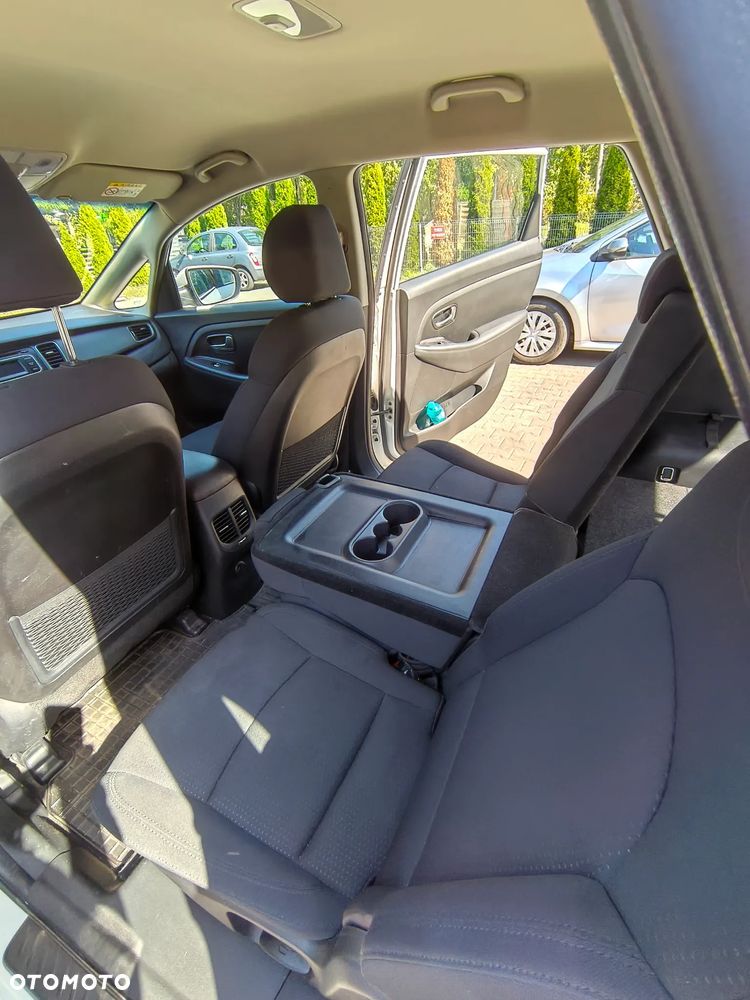 Kia Carens 1.6 GDI S - 7