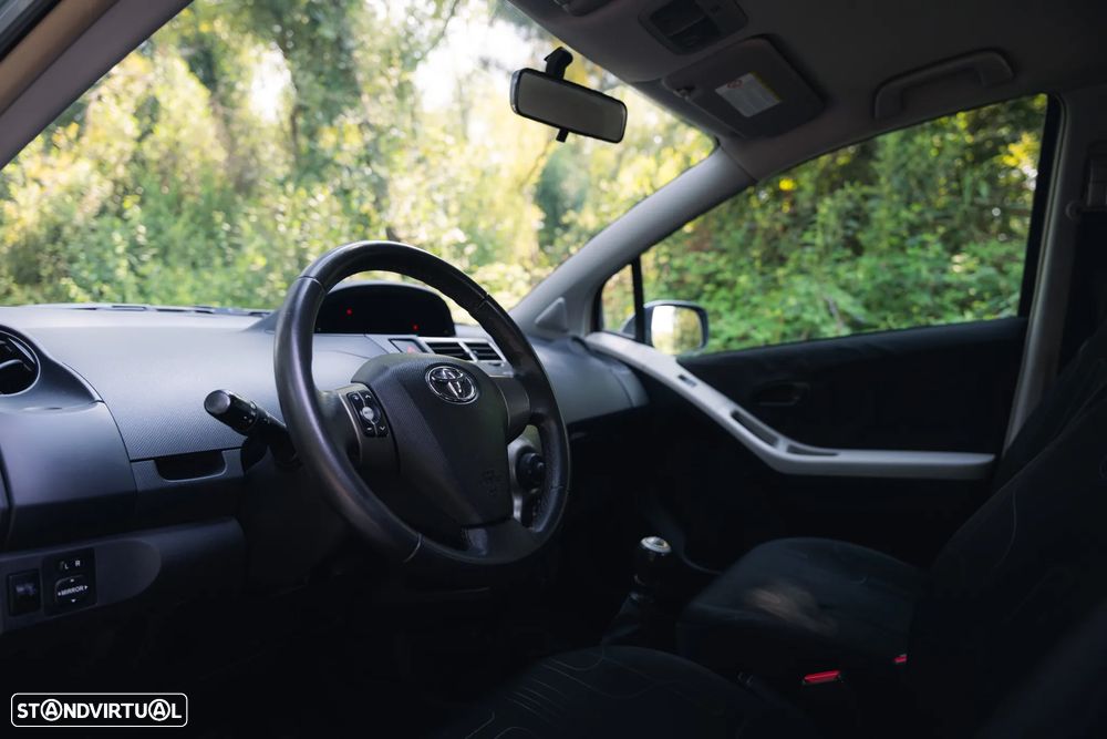 Toyota Yaris 1.4 D-4D Comfort+AC - 13