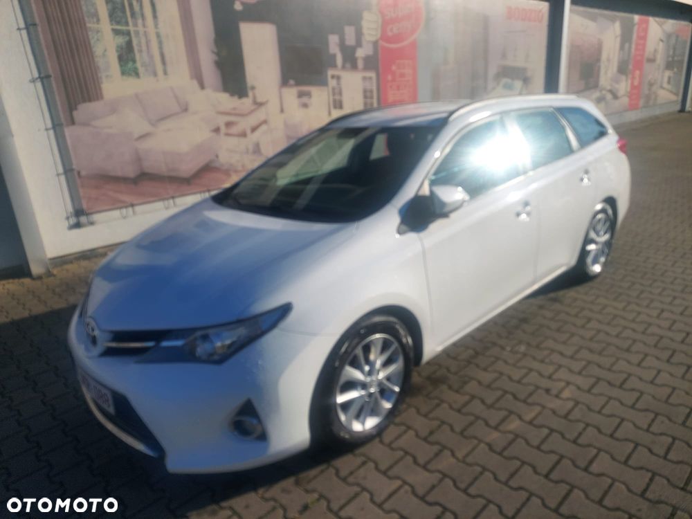 Toyota Auris 1.4 D-4D Design Edition - 18