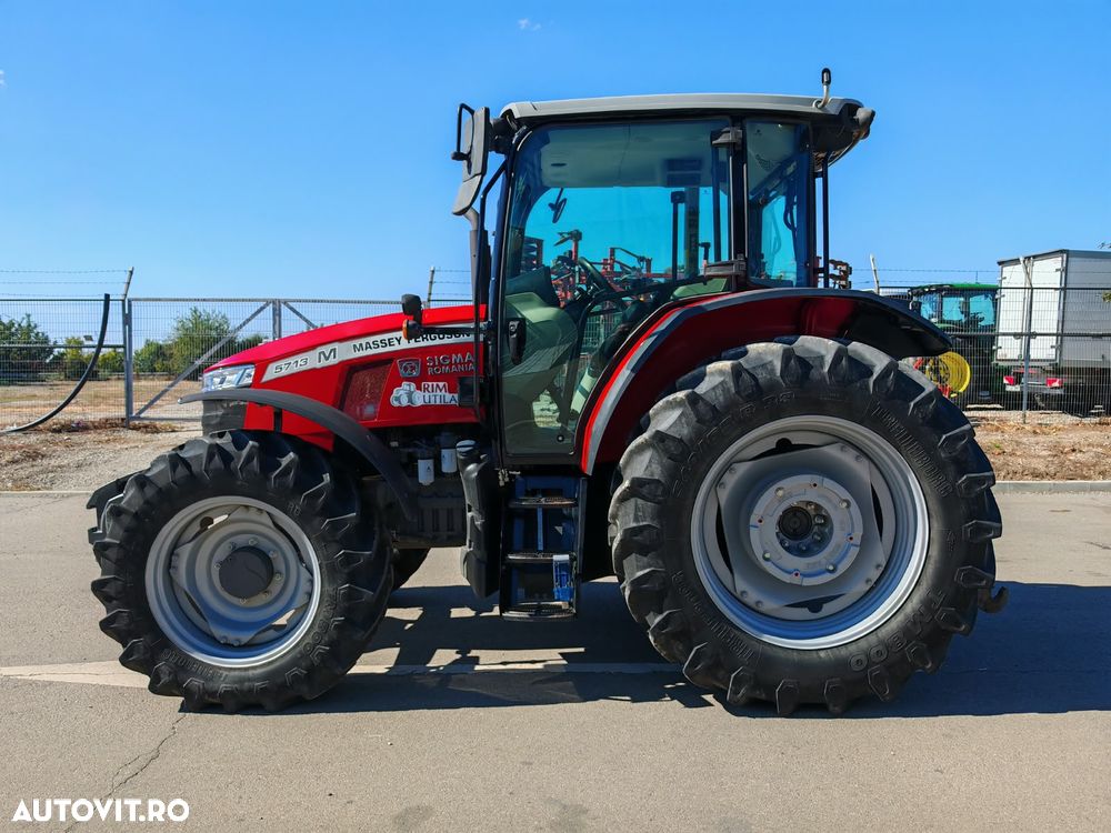 Massey Ferguson MF 5713M CAB ESSENTIAL 4x4  TRACTOR AGRICOL - 5