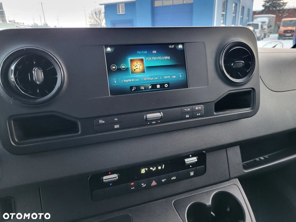 Mercedes-Benz Sprinter 317 Autolaweta najazd alu Hak 3500kg - 25