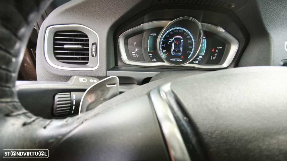 Volvo V60 Cross Country 2.0 D3 Summum Geartronic - 44