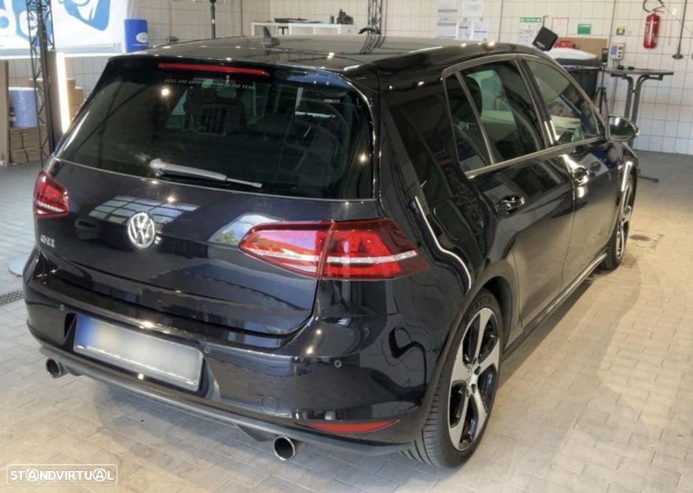 VW Golf GTI Performance BlueMotion DSG - 3