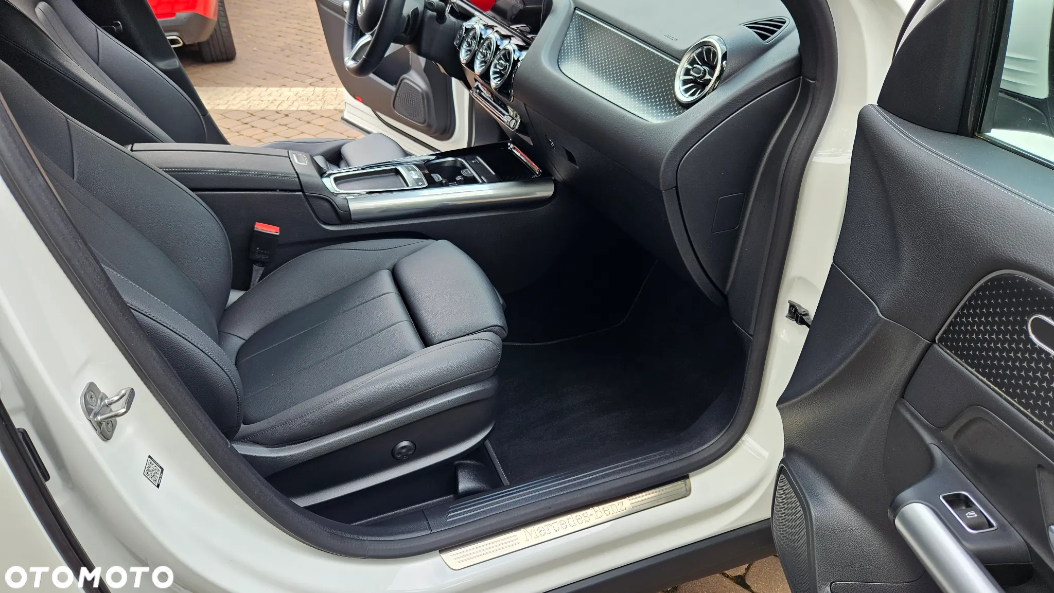 Mercedes-Benz GLA 250 4-Matic AMG Line - 27