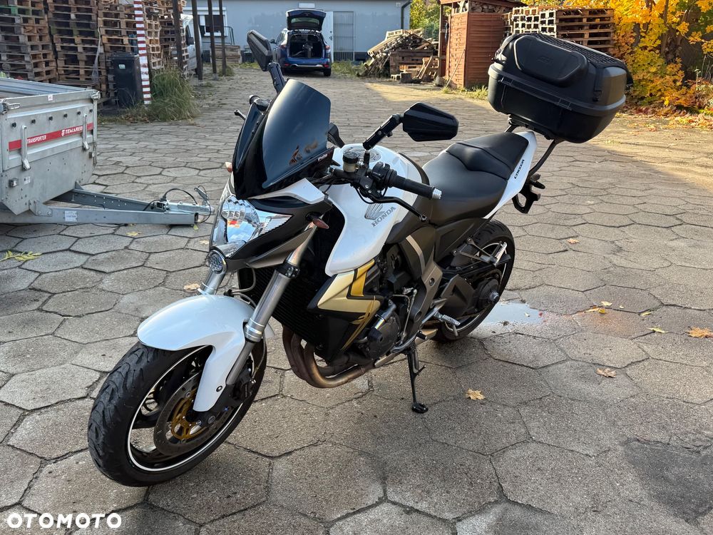 Honda CB - 12