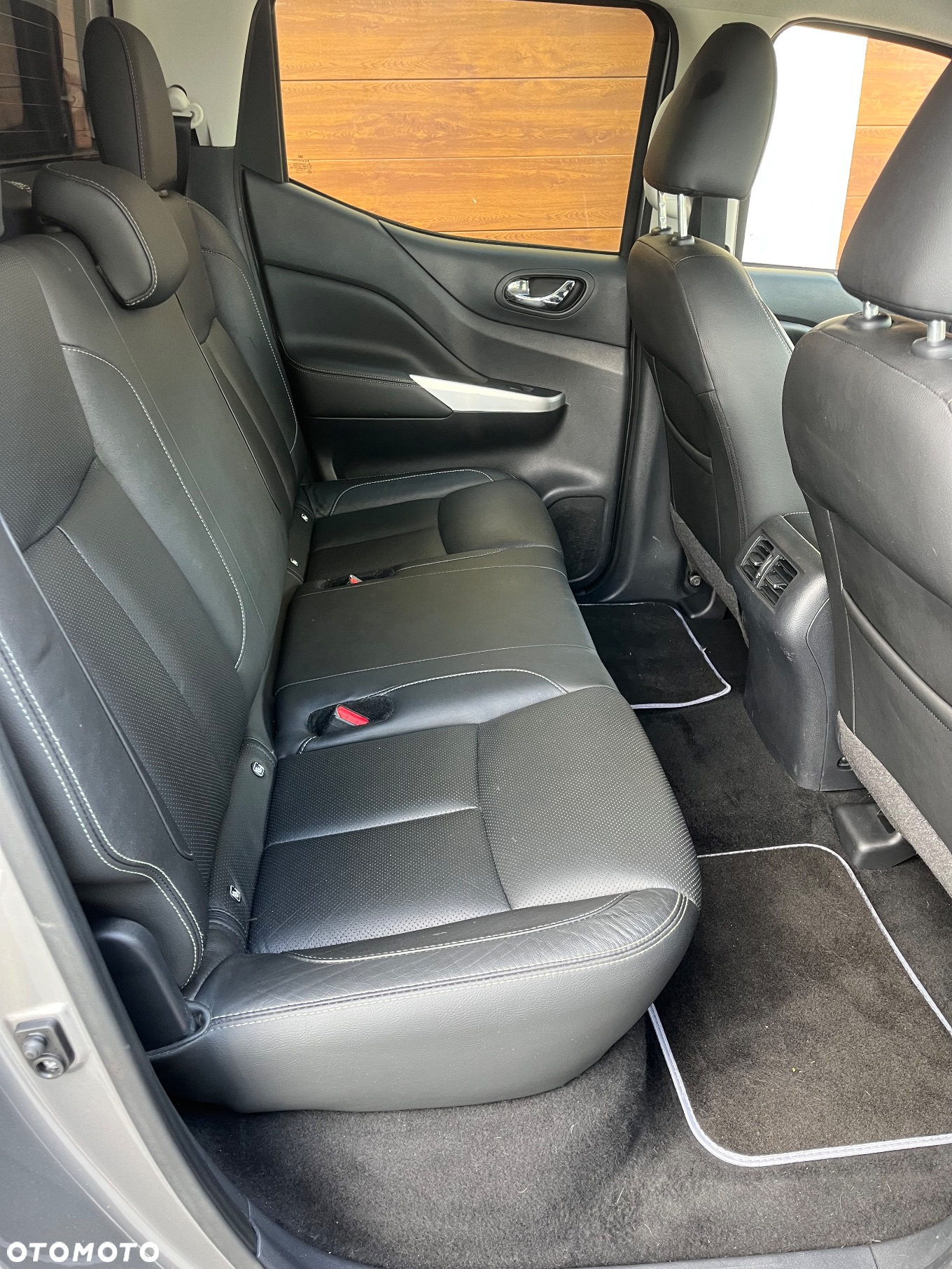 Nissan Navara DC 4x4 Autm EU6 Tekna - 22
