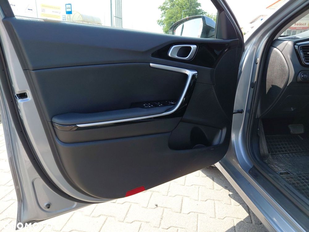 Kia Ceed - 10