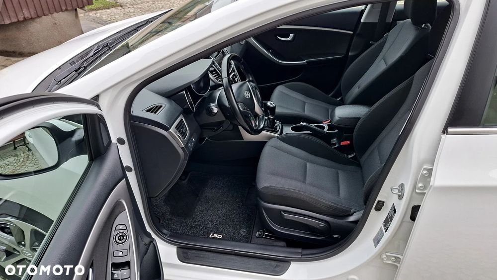 Hyundai i30 1.4 BlueDrive Comfort - 23