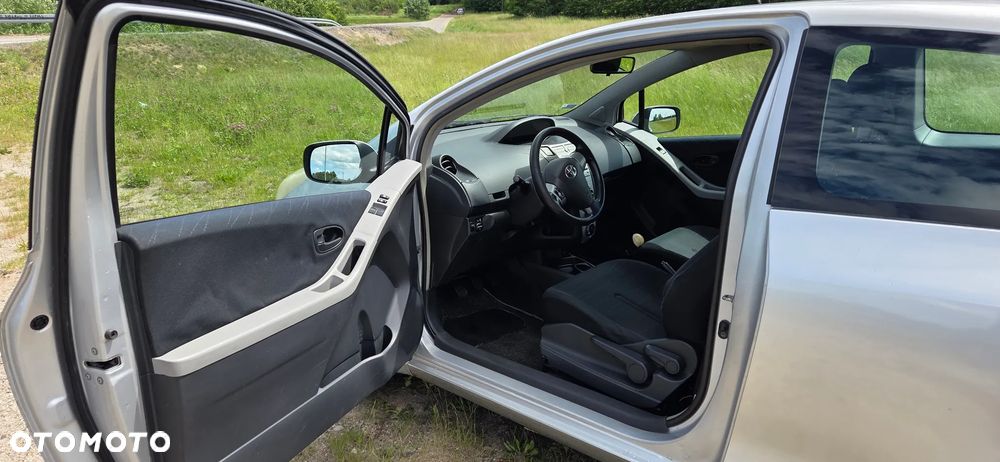 Toyota Yaris 1.4 D-4D Sol - 12