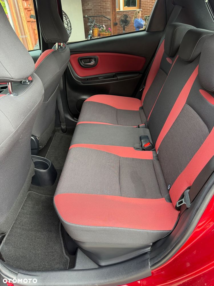 Toyota Yaris - 30