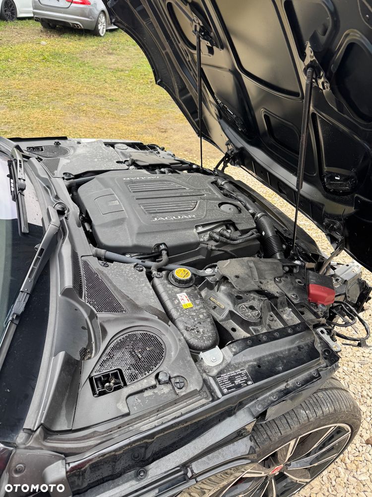 Jaguar F-Type R AWD - 19