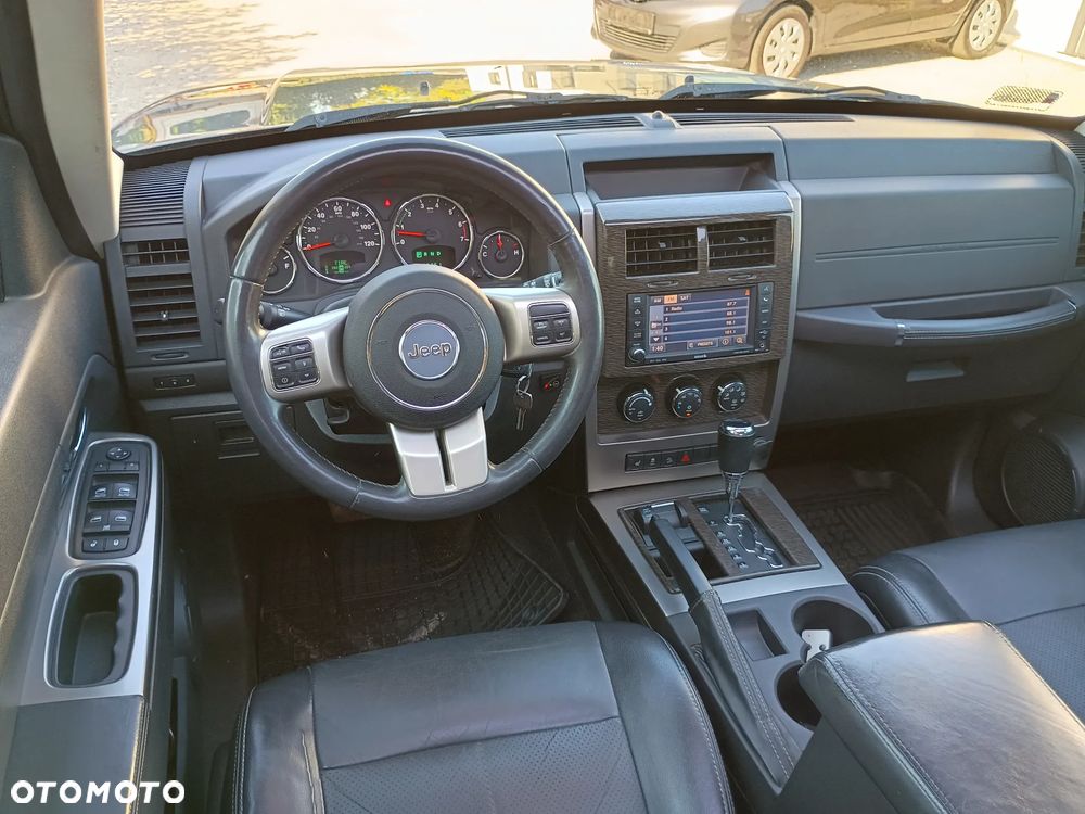 Jeep Liberty 3.7 4x4 - 23