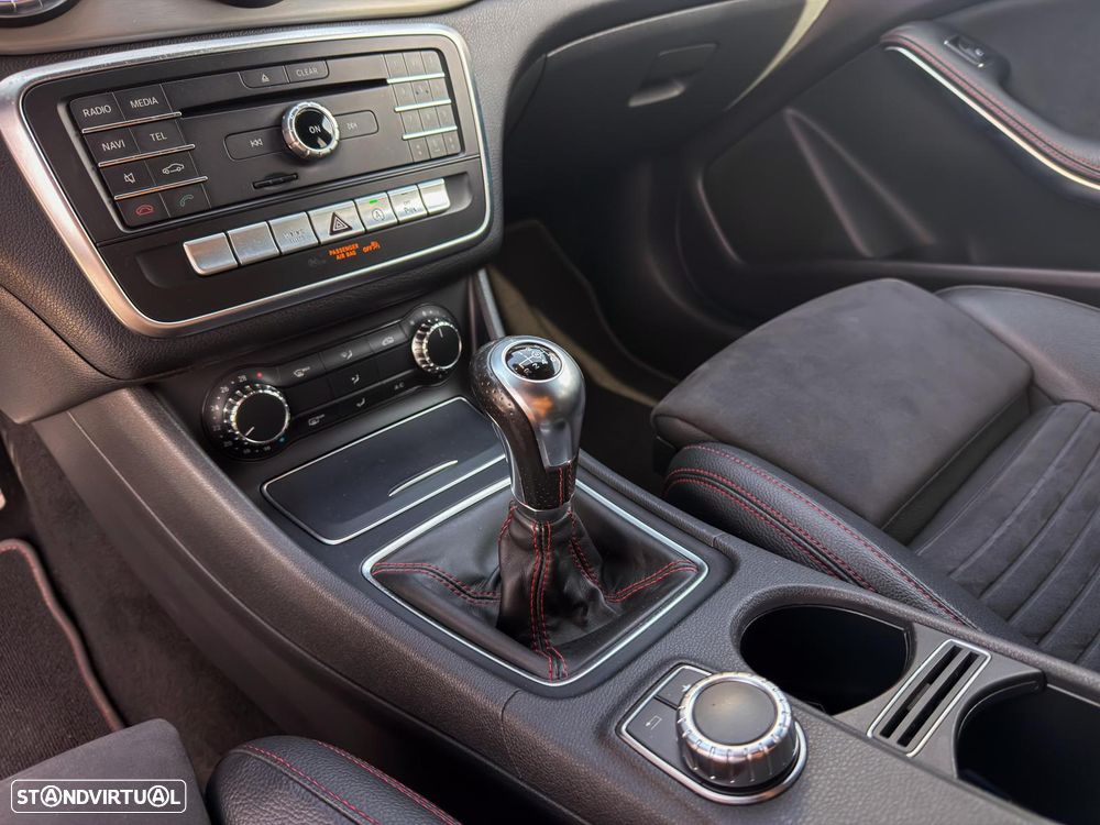 Mercedes-Benz CLA 180 d Shooting Brake AMG Line - 24