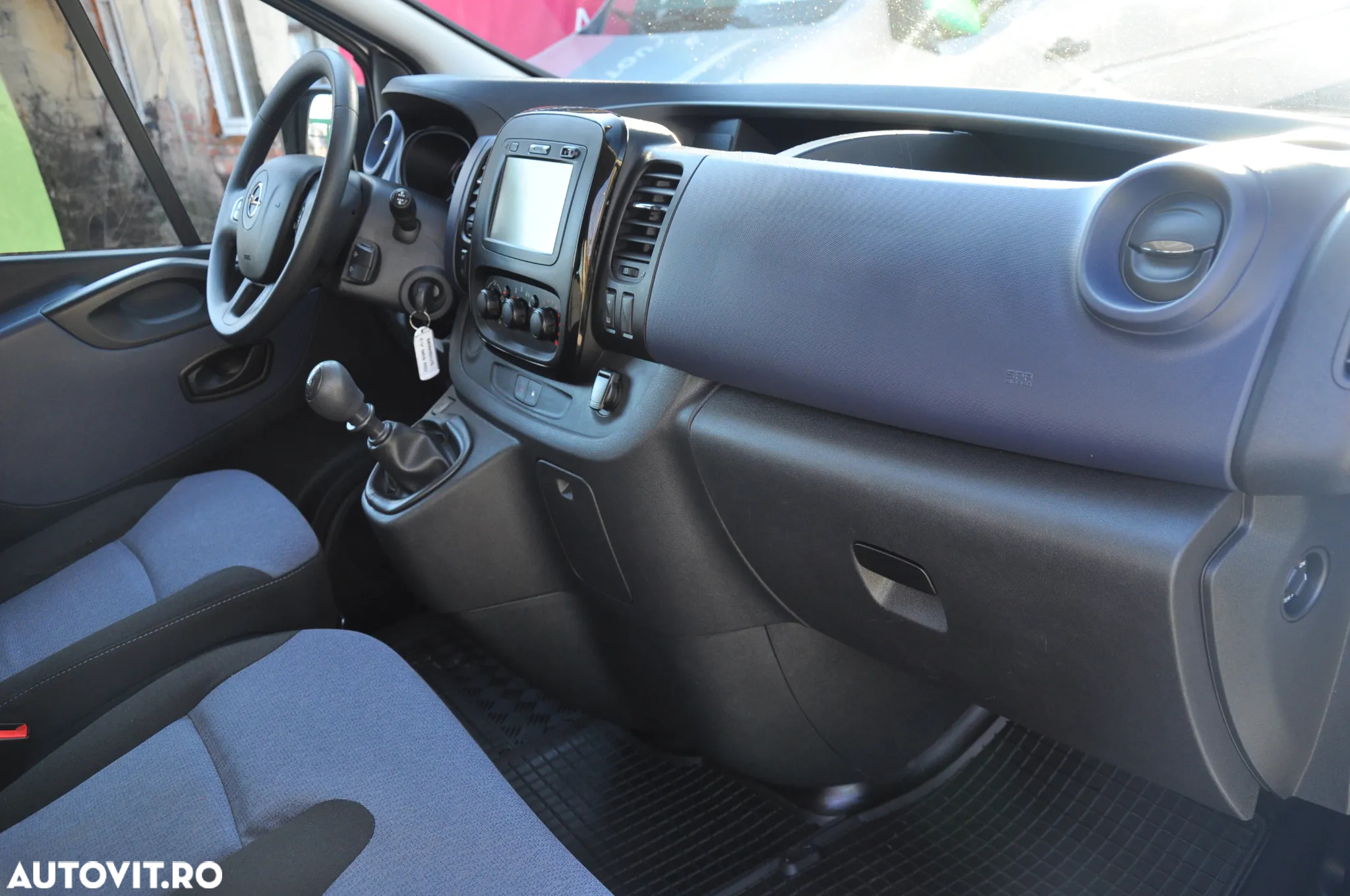 Opel Opel Vivaro L2H1 9 Locuri - 14