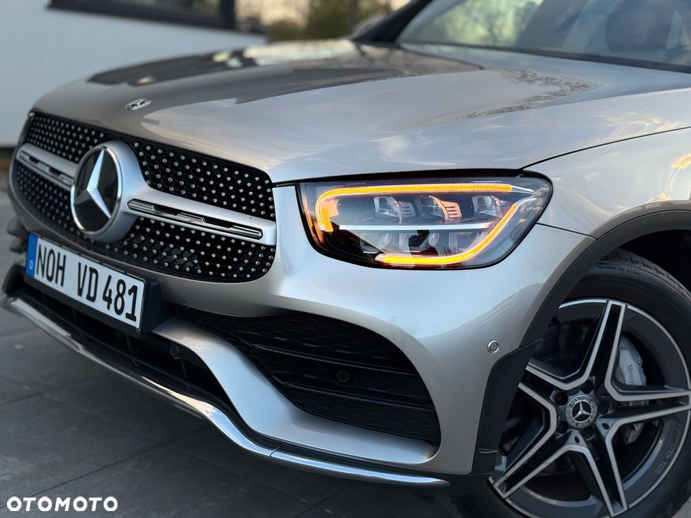 Mercedes-Benz GLC 250 4Matic 9G-TRONIC AMG Line - 20