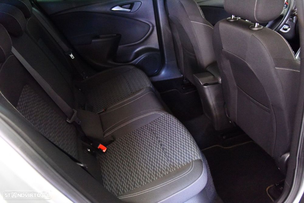 Opel Astra Sports Tourer - 19