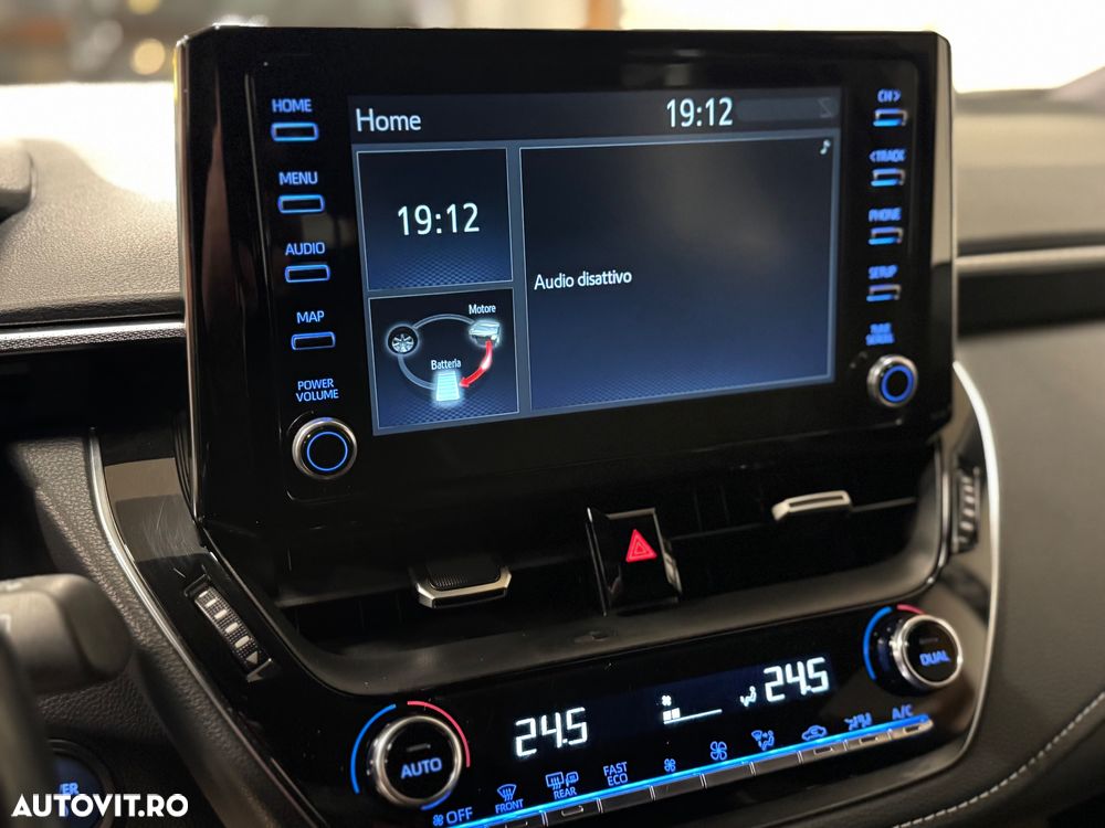 Toyota Corolla ver-1-8-hybrid-team-deutschland - 15