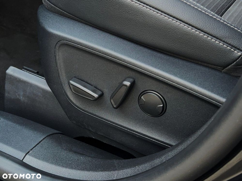 Ford Kuga - 19