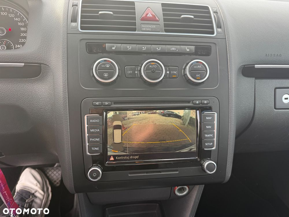 Volkswagen Touran 2.0 TDI DPF Highline DSG - 9