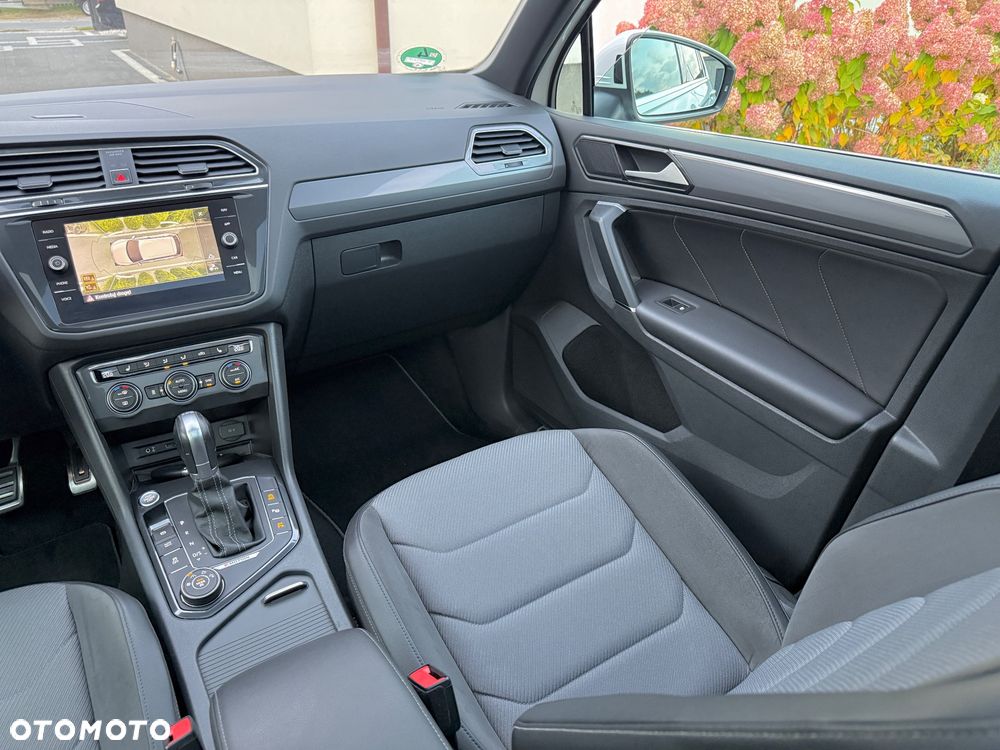 2017 Volkswagen Tiguan 2.0 TDI SCR 4Mot Highline DSG, photograph 9