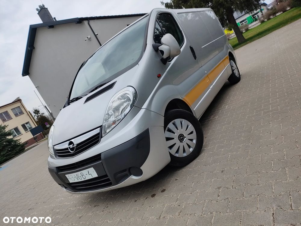 Opel Vivaro - 8