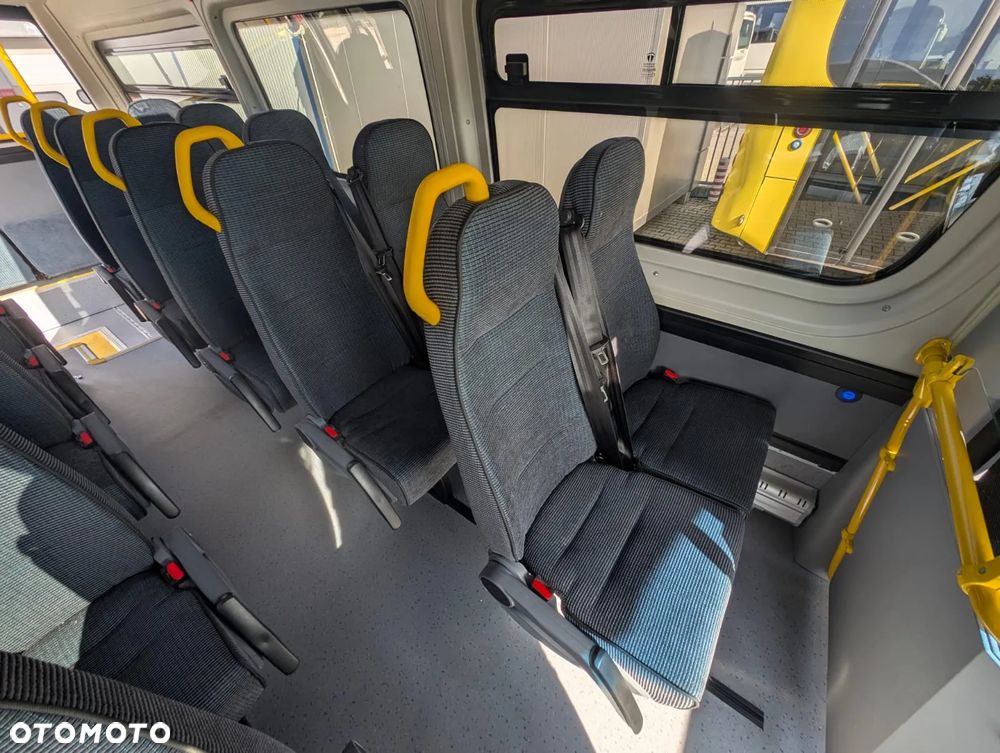 Mercedes-Benz Sprinter 517 - 16