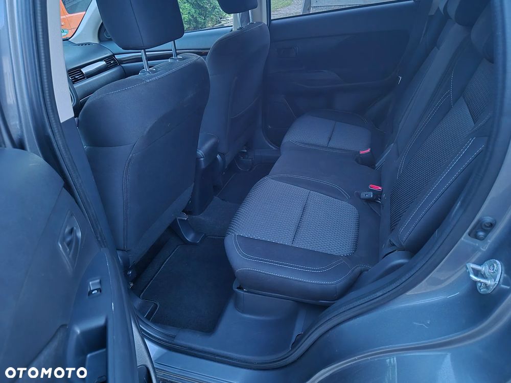 Mitsubishi Outlander - 9