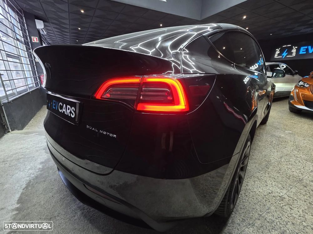 Tesla Model Y Long Range Dual Motor AWD - 19