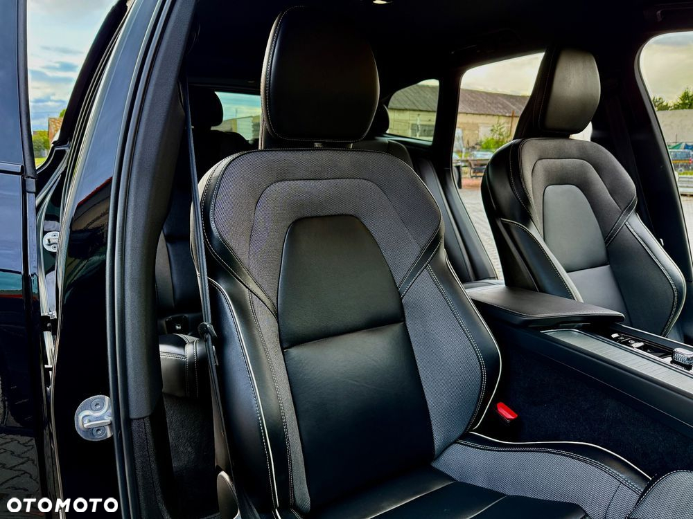 Volvo XC 60 B4 B Plus Dark - 36