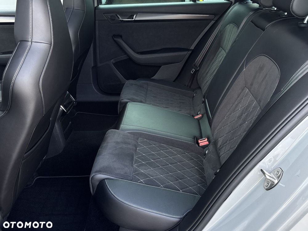 Skoda Superb 2.0 TDI SCR Sportline DSG - 12