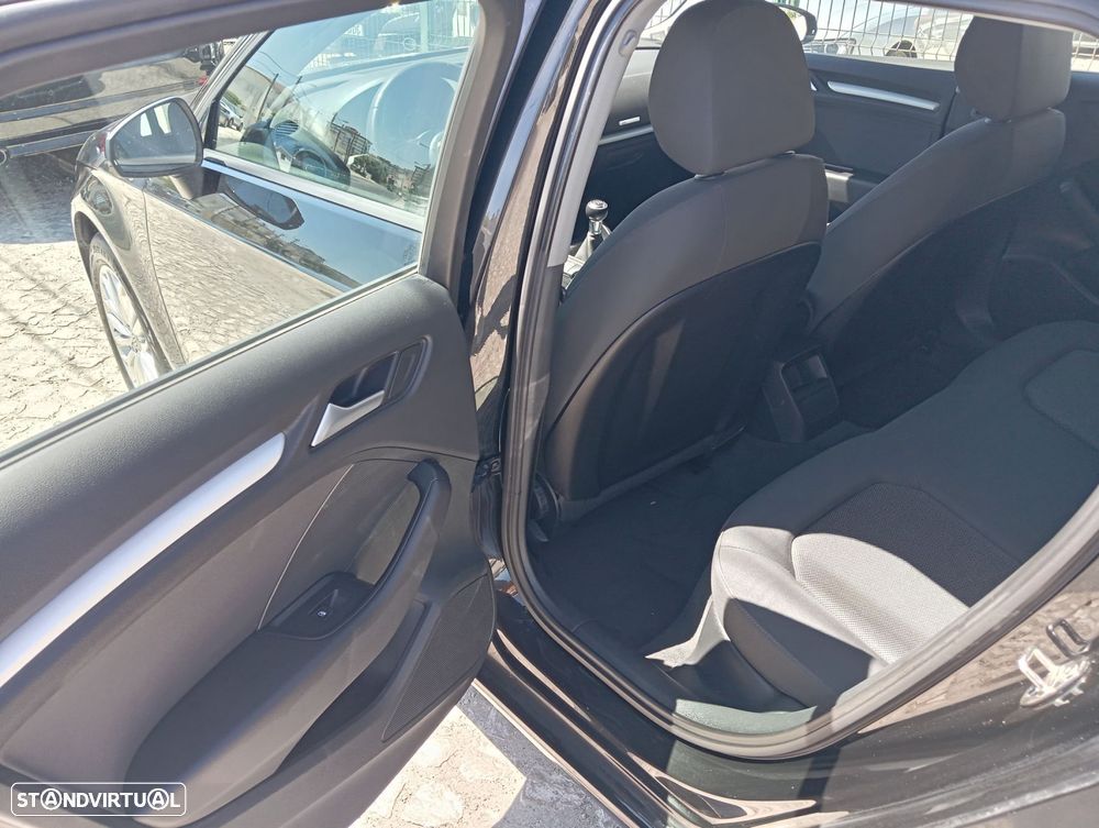 Audi A3 Sportback 1.6 TDI Attraction - 14
