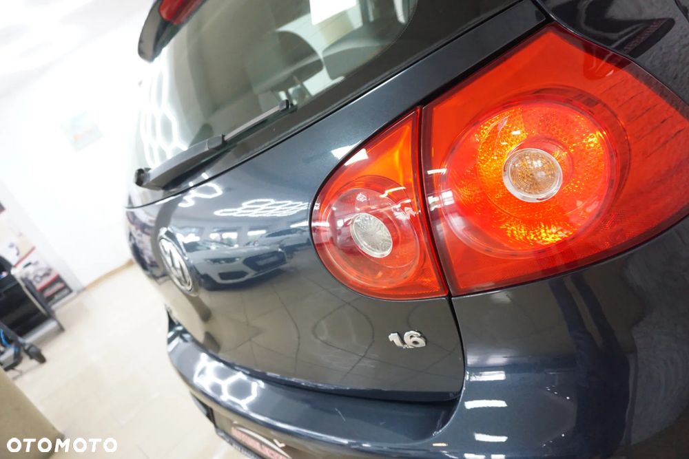 Volkswagen Golf 1.6 Comfortline - 16