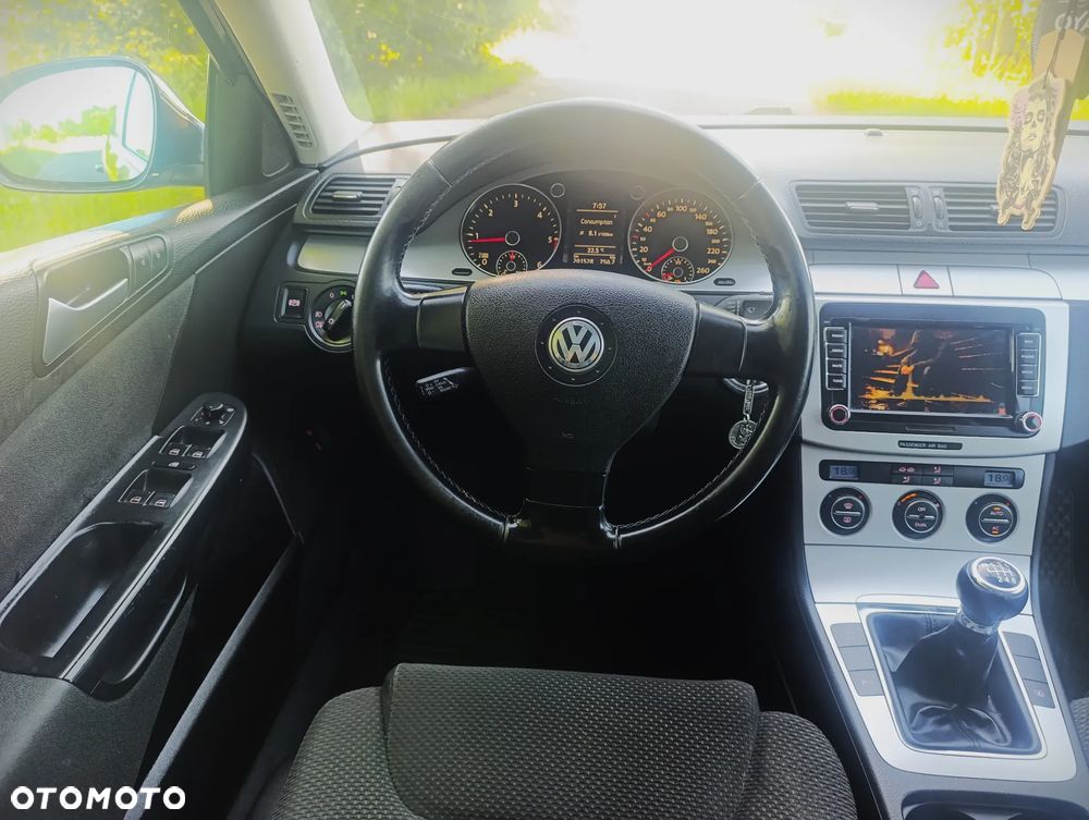 Volkswagen Passat 2.0 TDI DPF Comfortline - 26