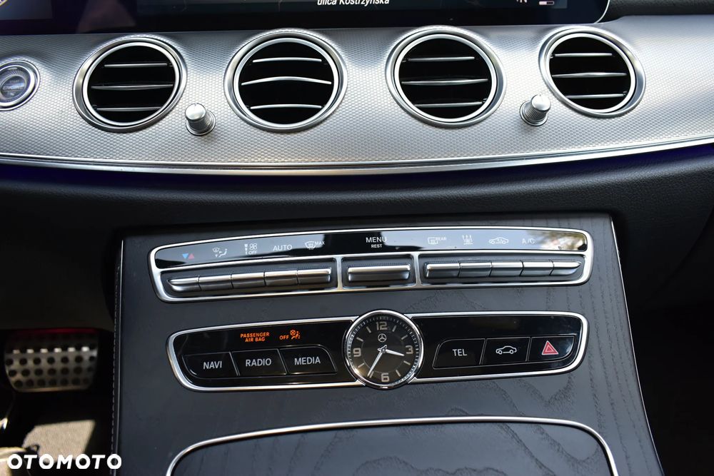 Mercedes-Benz Klasa E - 16
