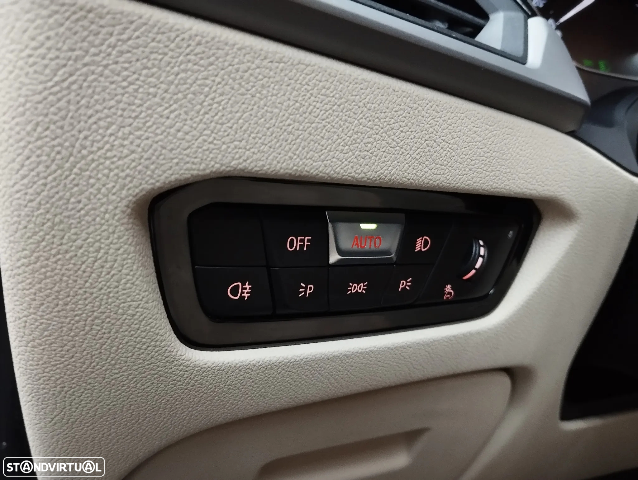 BMW 318 d Touring Auto - 25