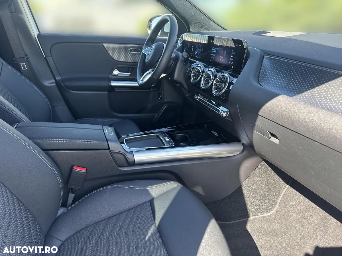 Mercedes-Benz EQA 300 4MATIC - 12