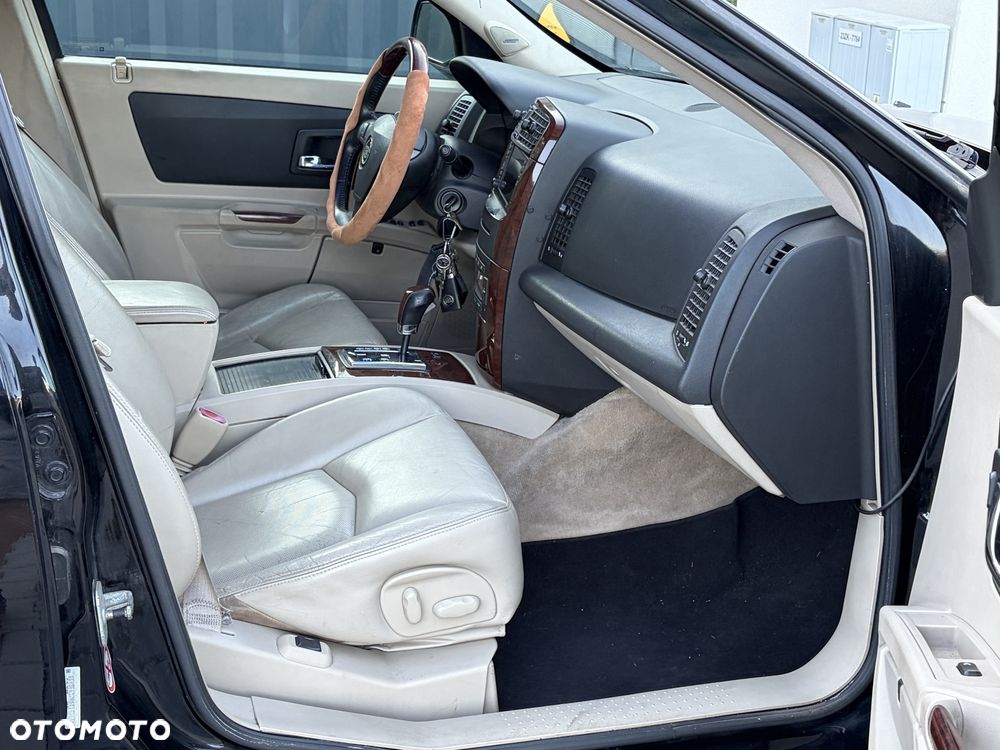 Cadillac SRX - 7