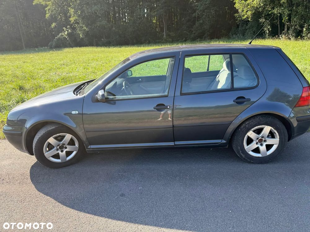 Volkswagen Golf - 9