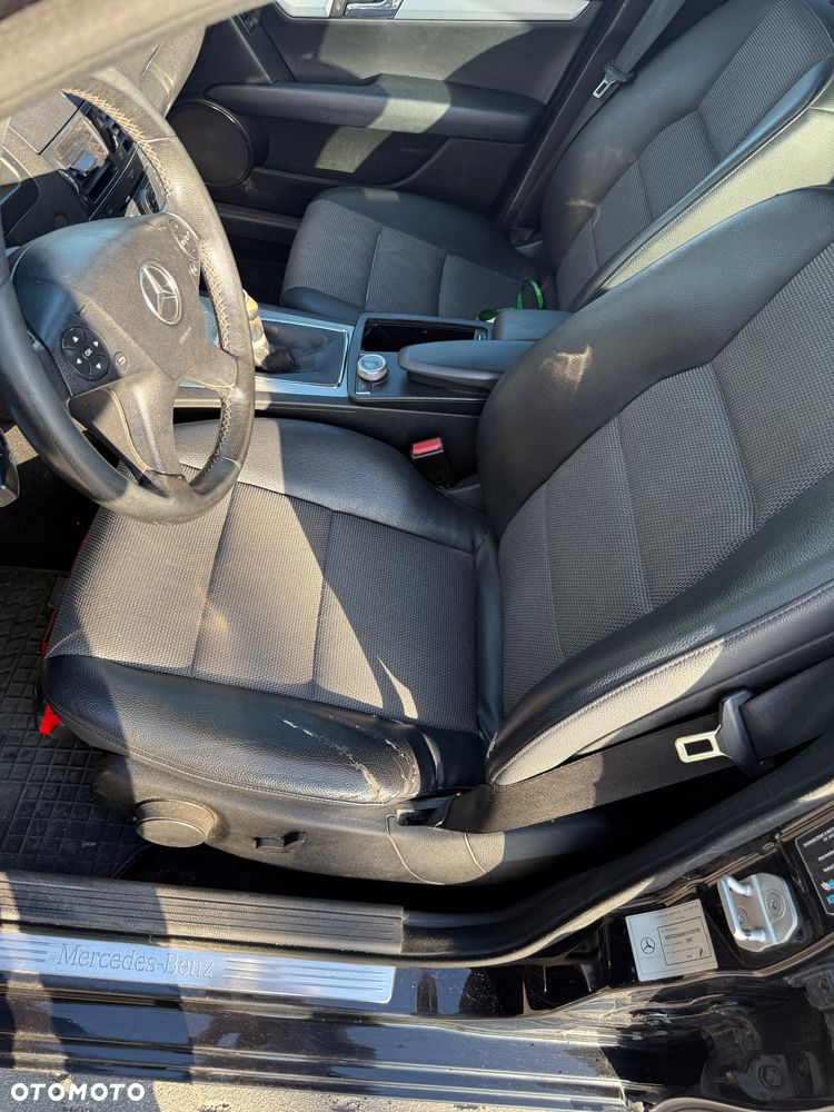 Mercedes-Benz Klasa C 220 CDI Avantgarde - 19