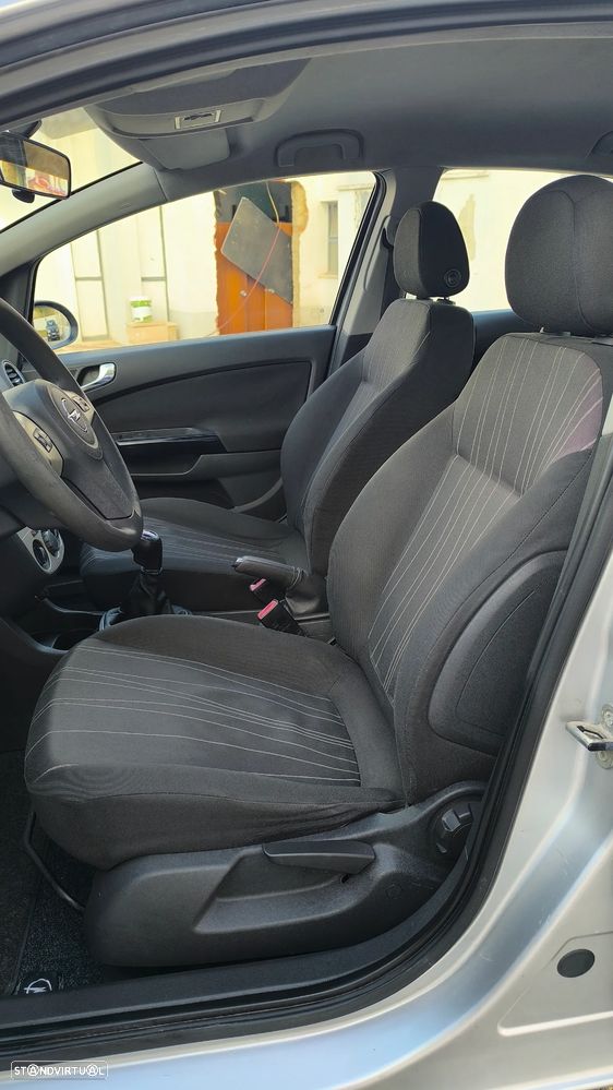 Opel Corsa 1.2 Cosmo - 34