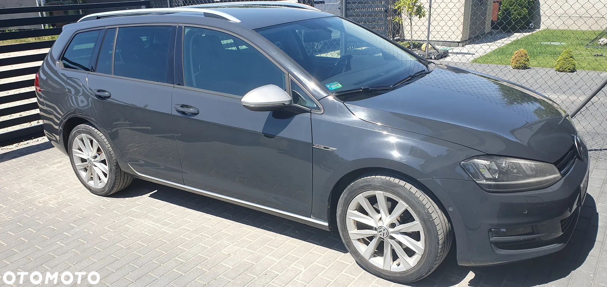 Volkswagen Golf - 1