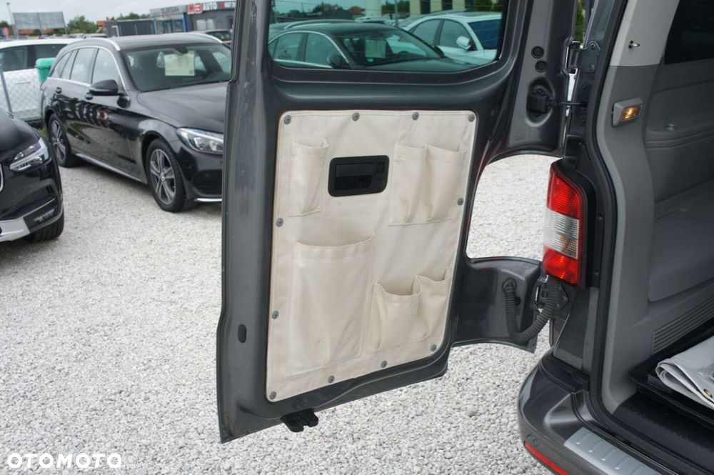 Volkswagen Caravelle - 22