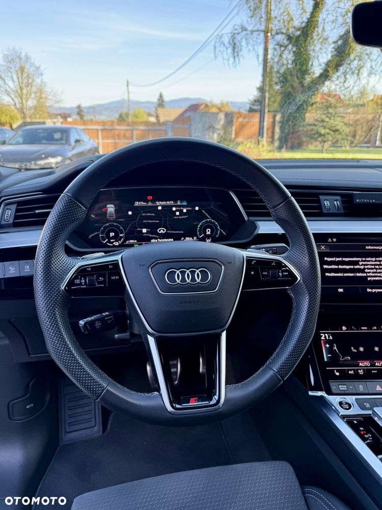 Audi Q8 Sportback e-tron - 10
