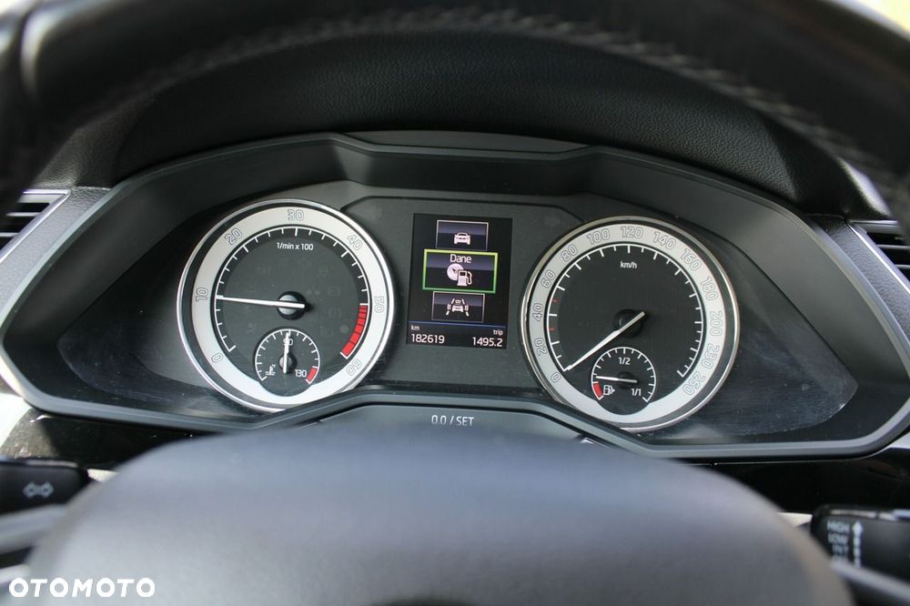 Skoda Superb 2.0 TDI 4x4 DSG L&K - 19