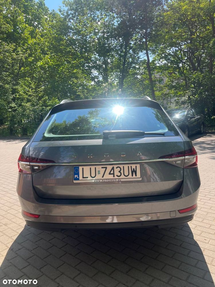 Skoda Superb 2.0 TDI SCR Style DSG - 2