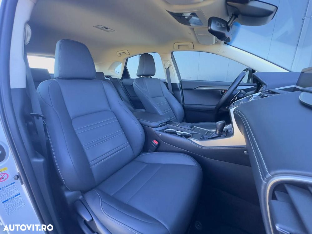 Lexus Seria NX 300h AWD Executive Plus - 25