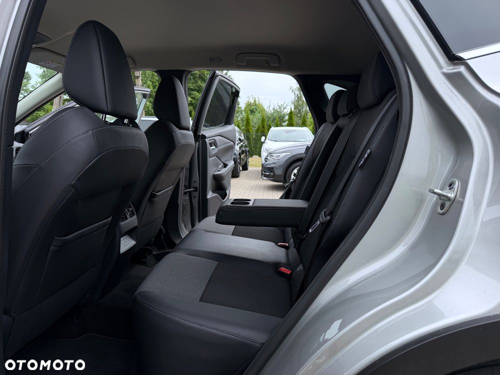 Nissan Qashqai 1.3 DIG-T MHEV Xtronic N-Connecta - 32